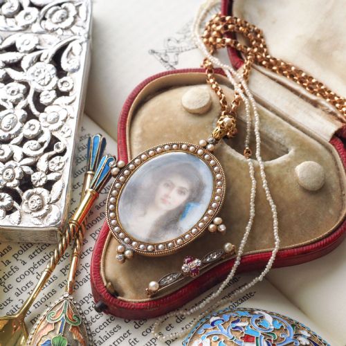 fig 1. Antique Victorian Lady Portrait Pendant Necklace Pearls & Diamond 9ct Gold