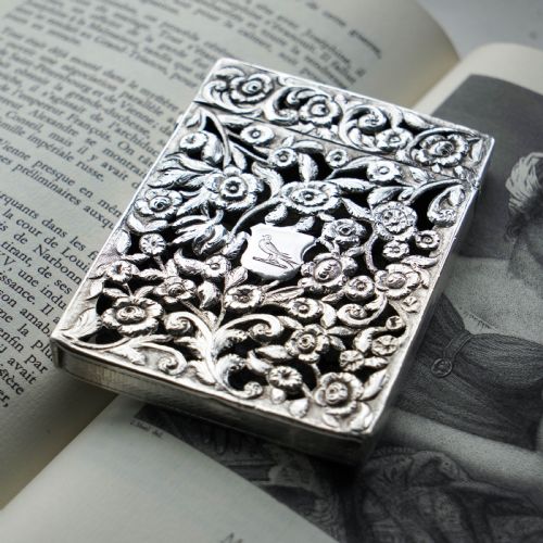 MAGNIFICENT ANTIQUE VICTORIAN SOLID SILVER CARD CASE WITH FLORAL CHASED AND PIERCED MOTIF FRANCIS CLARK 1839 - ADDITIONAL PHOTO 6
