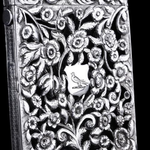 MAGNIFICENT ANTIQUE VICTORIAN SOLID SILVER CARD CASE WITH FLORAL CHASED AND PIERCED MOTIF FRANCIS CLARK 1839 - ADDITIONAL PHOTO 18