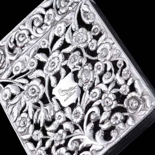 MAGNIFICENT ANTIQUE VICTORIAN SOLID SILVER CARD CASE WITH FLORAL CHASED AND PIERCED MOTIF FRANCIS CLARK 1839 - ADDITIONAL PHOTO 21
