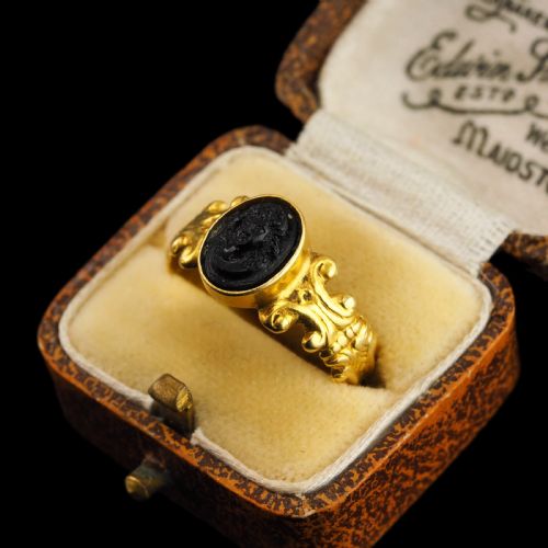 fig 1. Antique Georgian/Victorian Cameo Ring Roman Style 18ct Gold - Early 19th Century