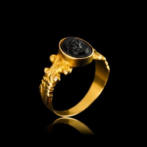 fig 7. Antique Georgian/Victorian Cameo Ring Roman Style 18ct Gold - Early 19th Century
