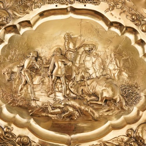 ANTIQUE SOLID SILVER GILT CHARGER SIDEBOARD DISH 50CM WITH FIGURAL BATTLE SCENE 19TH CENTURY - ADDITIONAL PHOTO 8