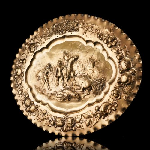 ANTIQUE SOLID SILVER GILT CHARGER SIDEBOARD DISH 50CM WITH FIGURAL BATTLE SCENE 19TH CENTURY - ADDITIONAL PHOTO 15