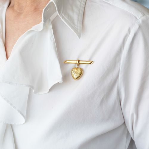 fig 4. Antique Victorian 'Puffy' Heart Brooch 18K Gold with Wonderful Engravings c.1890