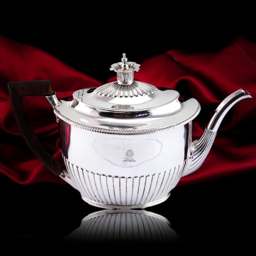 Antique Georgian Solid Silver Teapot with Coronet-like Finial - Daniel Pontifex London 1798