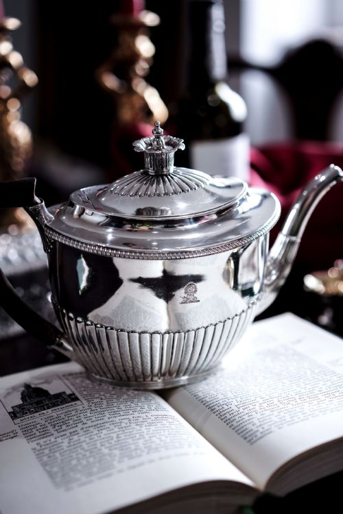 fig 7. Antique Georgian Solid Silver Teapot with Coronet-like Finial - Daniel Pontifex London 1798
