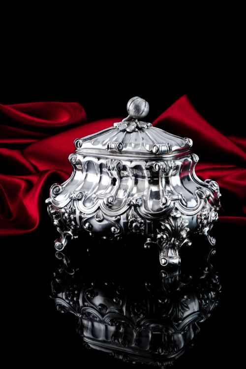 A Magnificent Antique Solid Silver Tea Caddy/sugar Box Large & Heavy - 19th C.