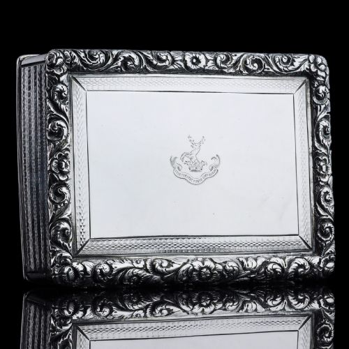 ANTIQUE GEORGIAN SOLID SILVER LARGE SNUFF BOX FLORAL CHASED BORDER JOSEPH WILLMORE 1832 - ADDITIONAL PHOTO 2