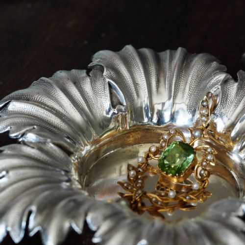 ANTIQUE VICTORIAN SOLID SILVER SALTSSMALL DISHES WITH FABULOUS FOLIATE CHASING BARNARDS 1840 - ADDITIONAL PHOTO 2