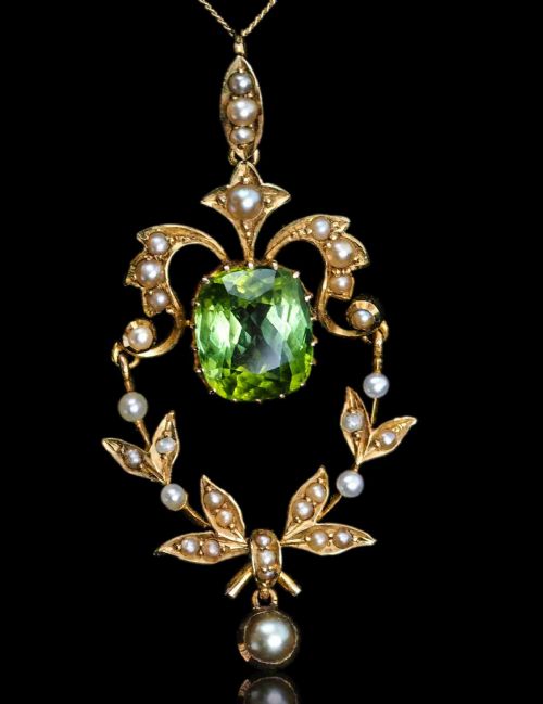 ANTIQUE VICTORIAN PERIDOT PENDANT NECKLACE PEARLS 14K GOLD ORIGINAL BOX C1890
