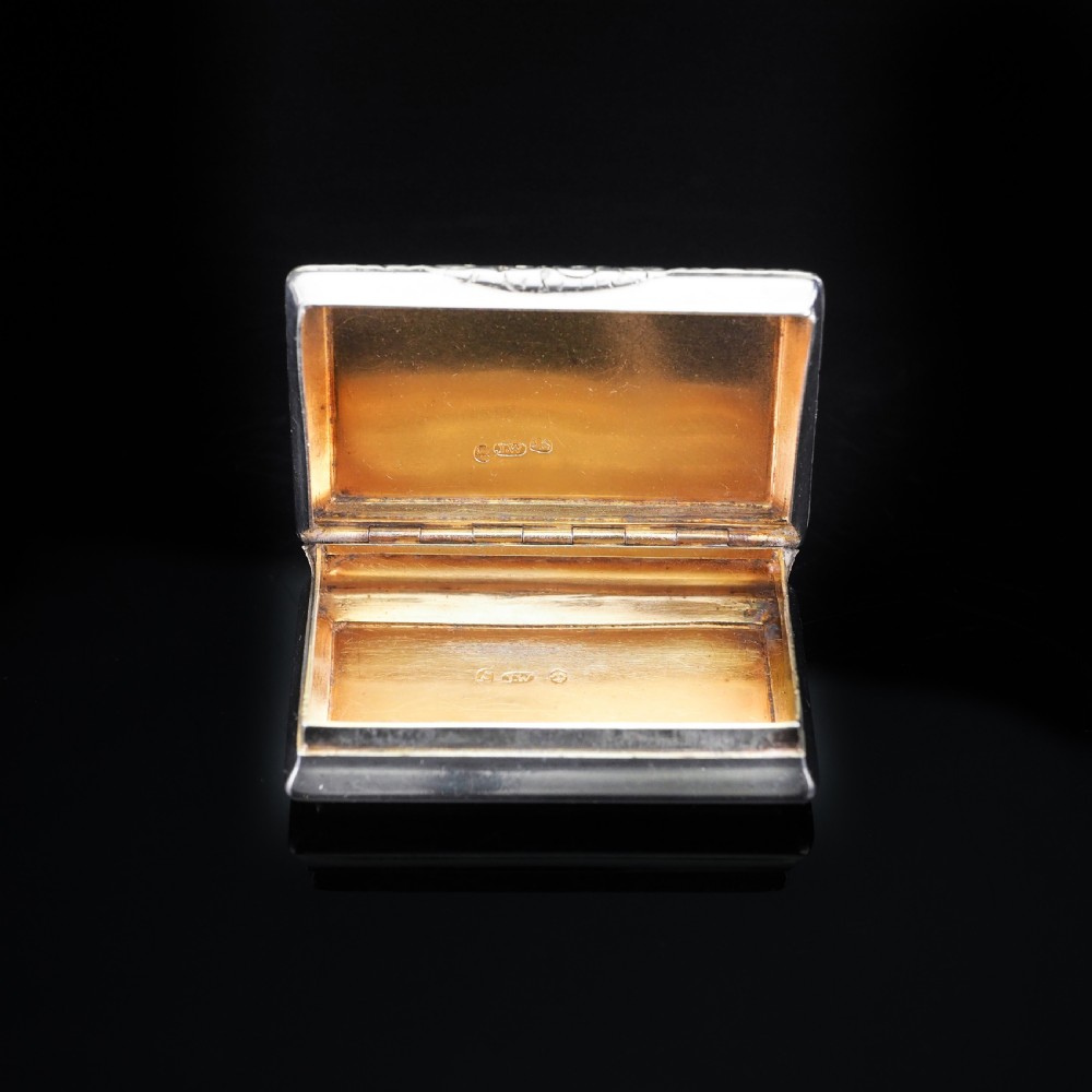 Antique Georgian Silver Snuff Box with Exquisite Chased Design - 1822 View VIII