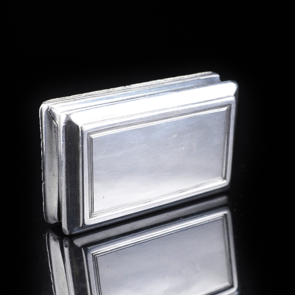 Antique Georgian Silver Snuff Box with Exquisite Chased Design - 1822 View XV