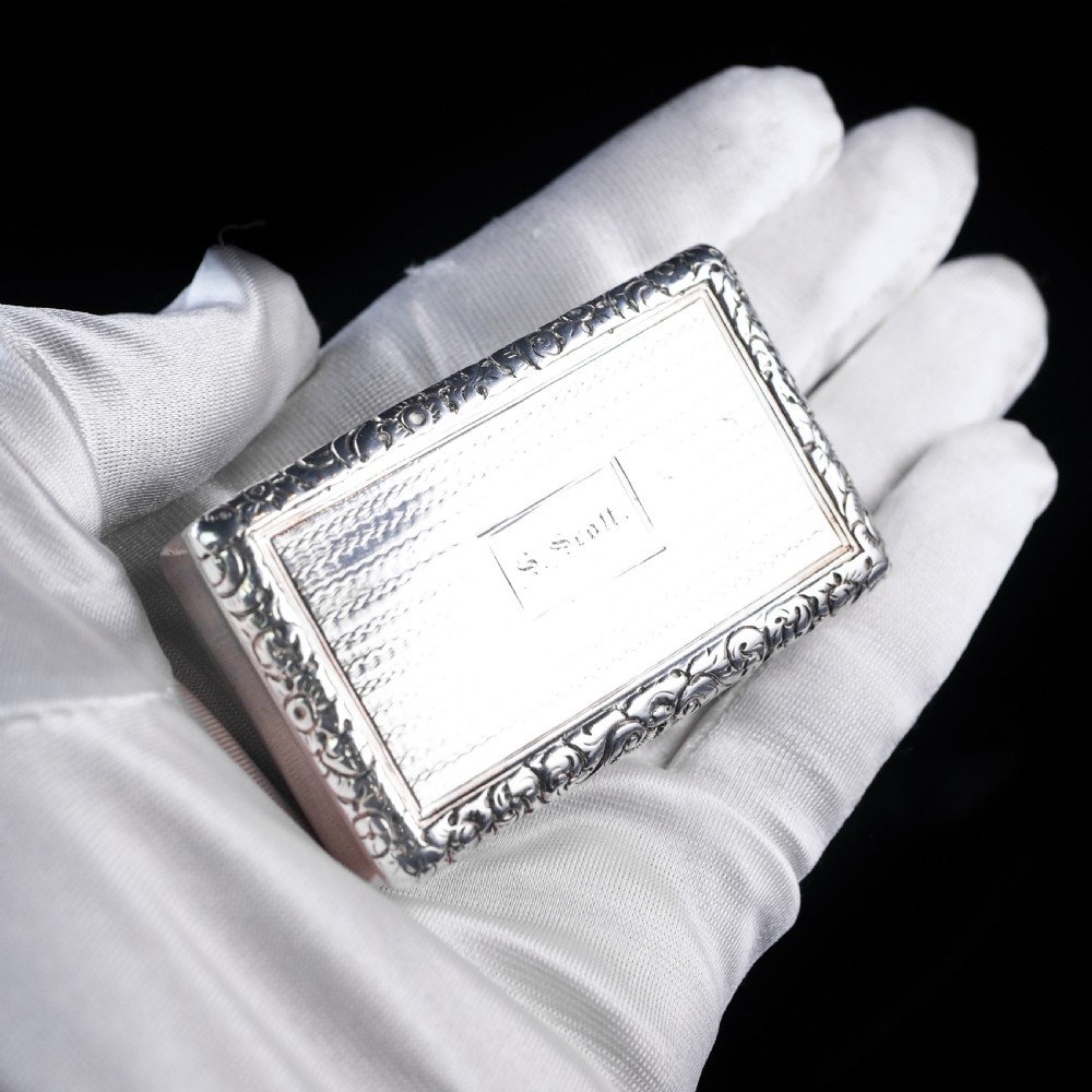 Antique Georgian Silver Snuff Box with Exquisite Chased Design - 1822 View XVII