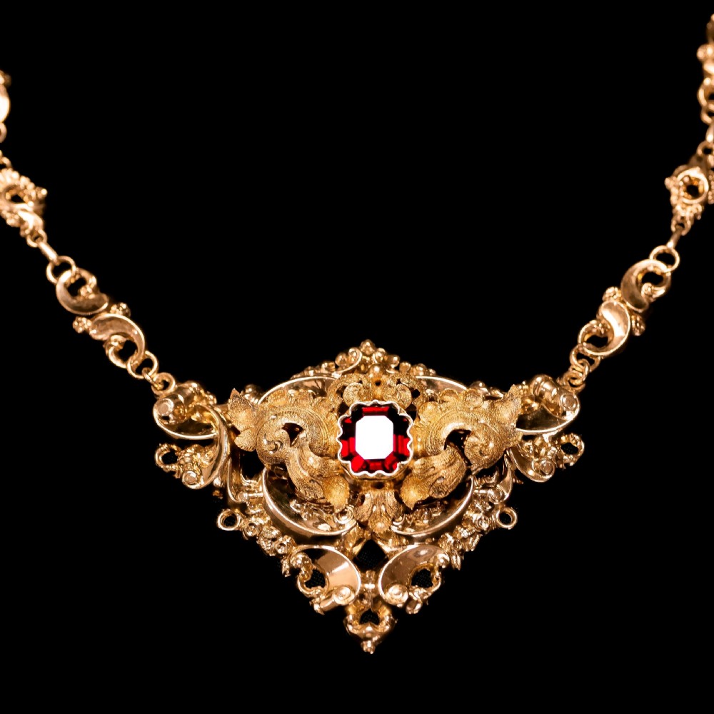 Antique Victorian 18K Gold Garnet Necklace in Baroque Revival Style - c.1840