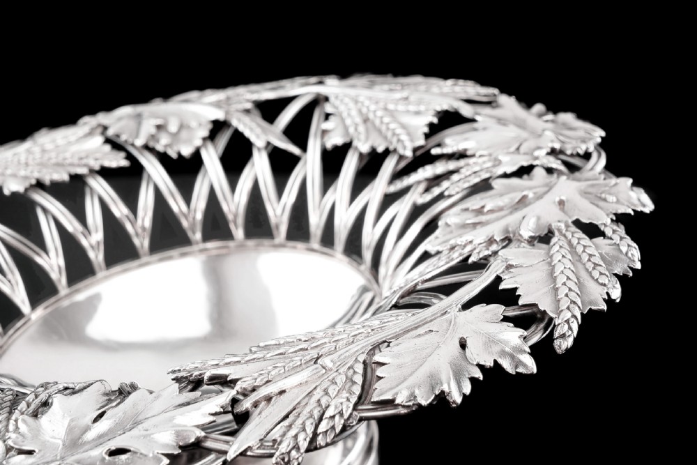 A Rare Antique Georgian Solid Silver Tazza Bowl with Cast Harvest Decorations - Charles Reily & George Storer 1835 View XXIX