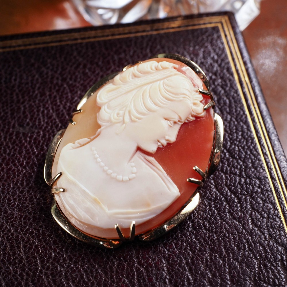 9K Gold Cameo Brooch with Hand Engraved Maiden Head View X