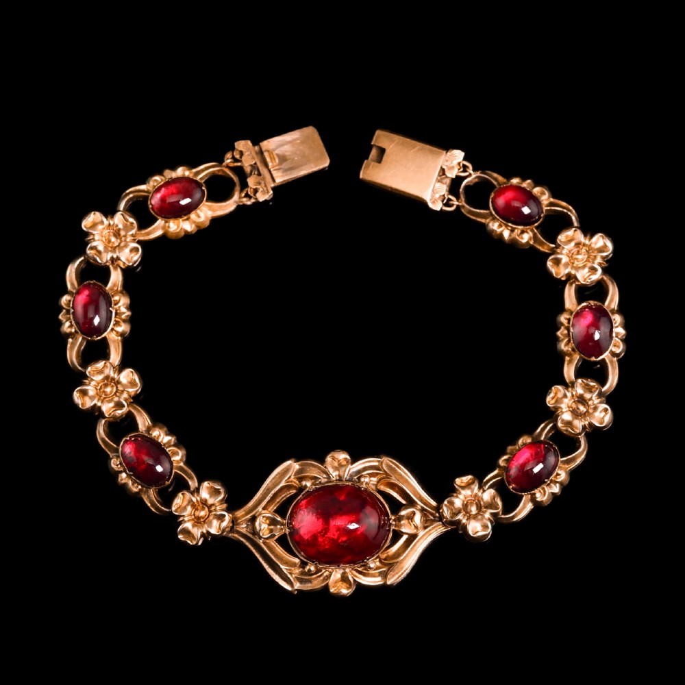 Antique Victorian 18ct Gold Garnet Cabochon Flower Bracelet - c.1840