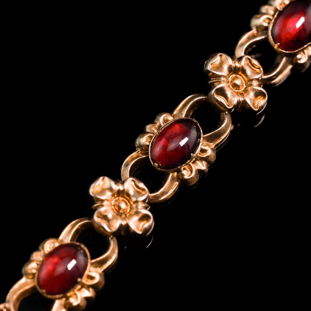 Antique Victorian 18ct Gold Garnet Cabochon Flower Bracelet - c.1840 View XI