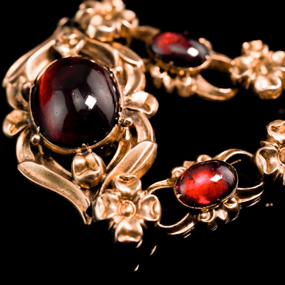 Antique Victorian 18ct Gold Garnet Cabochon Flower Bracelet - c.1840 View XIII