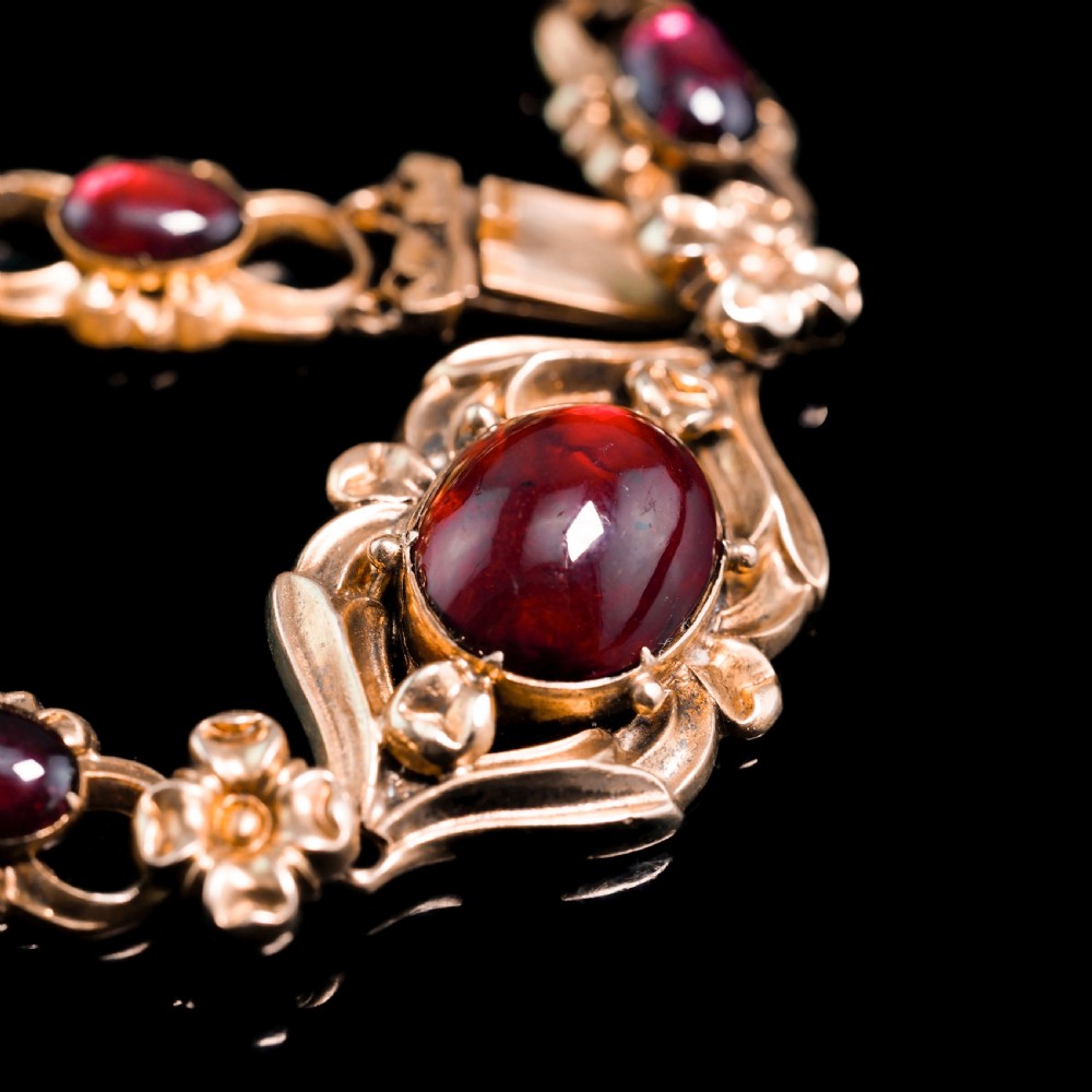 Antique Victorian 18ct Gold Garnet Cabochon Flower Bracelet - c.1840 View XIV