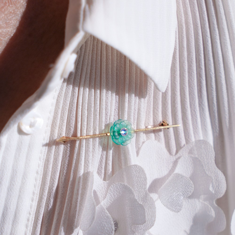 A Spectacular Chalcedony & Diamond 15ct Gold Brooch with Translucent Flower Design View IV