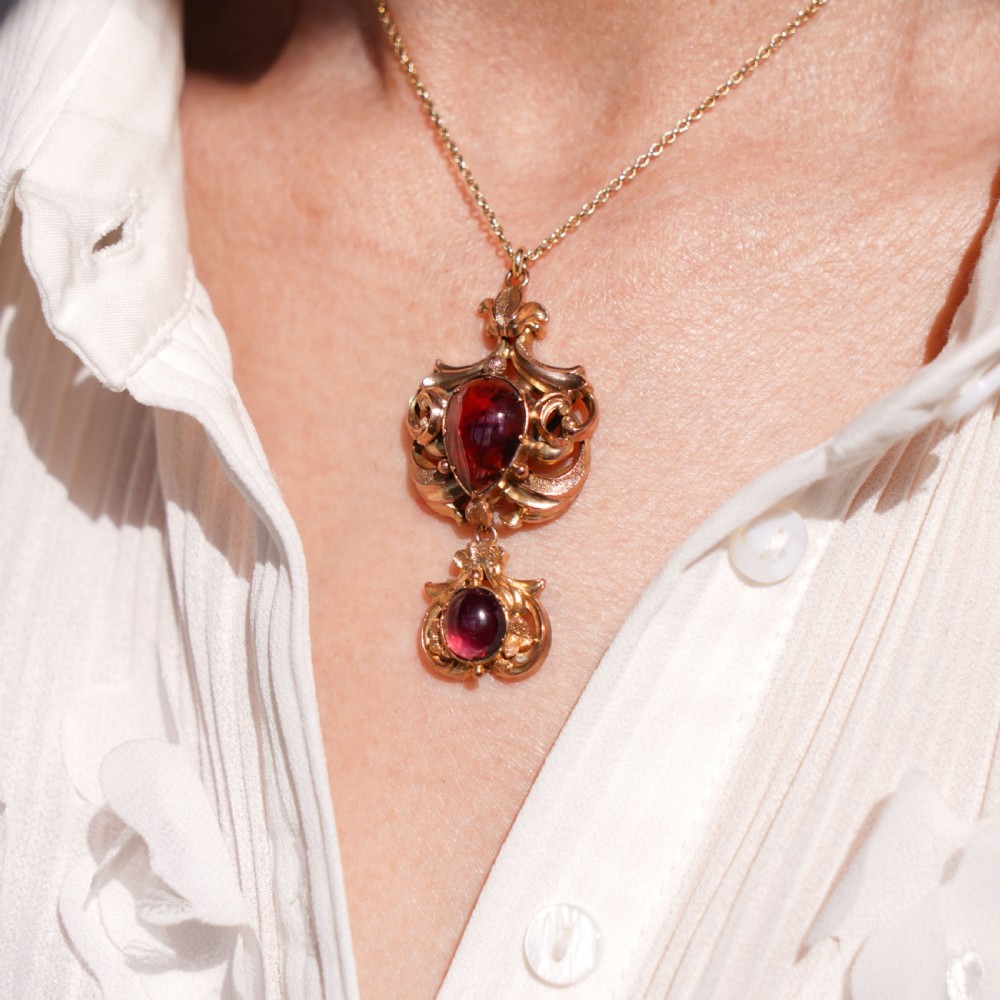Antique Victorian 18ct Gold Garnet Cabochon Necklace - c.1840 View III