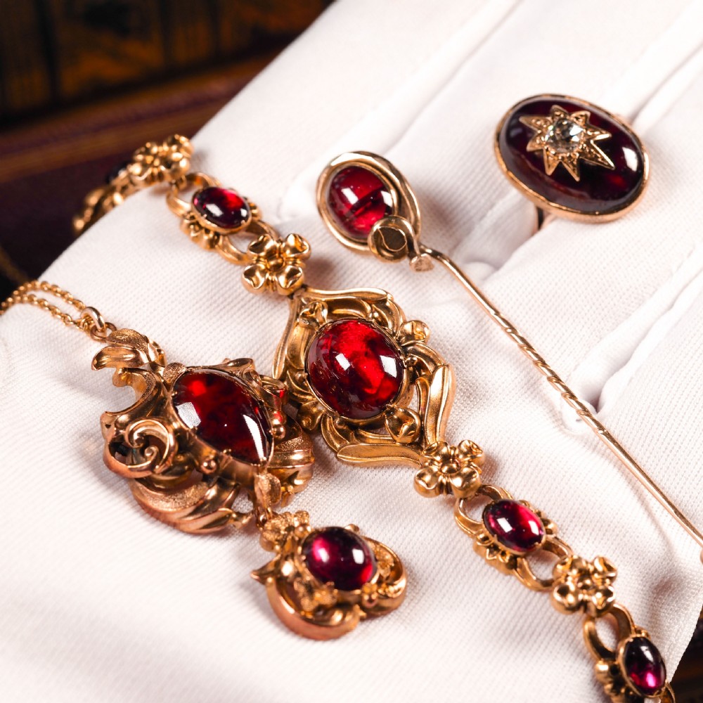 Antique Victorian 18ct Gold Garnet Cabochon Necklace - c.1840 View XIX