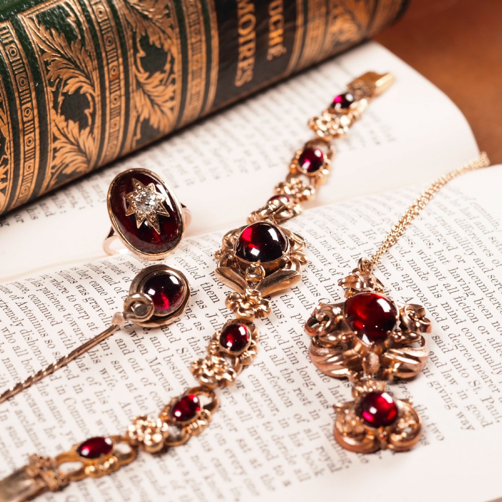 Antique Victorian 18ct Gold Garnet Cabochon Necklace - c.1840 View XXI