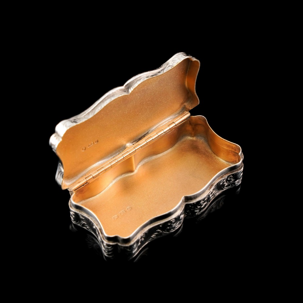 Antique Victorian Solid Silver Snuff Box with Fine Engravings Cartouche Design - Edward Smith 1850 View XII
