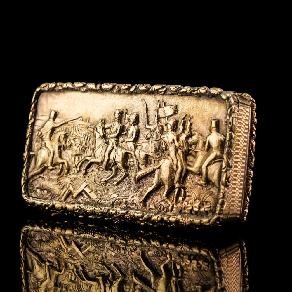 Antique Georgian Solid Silver Gilt Snuff Box Battle Scene Top - John Bettridge 1829 View V
