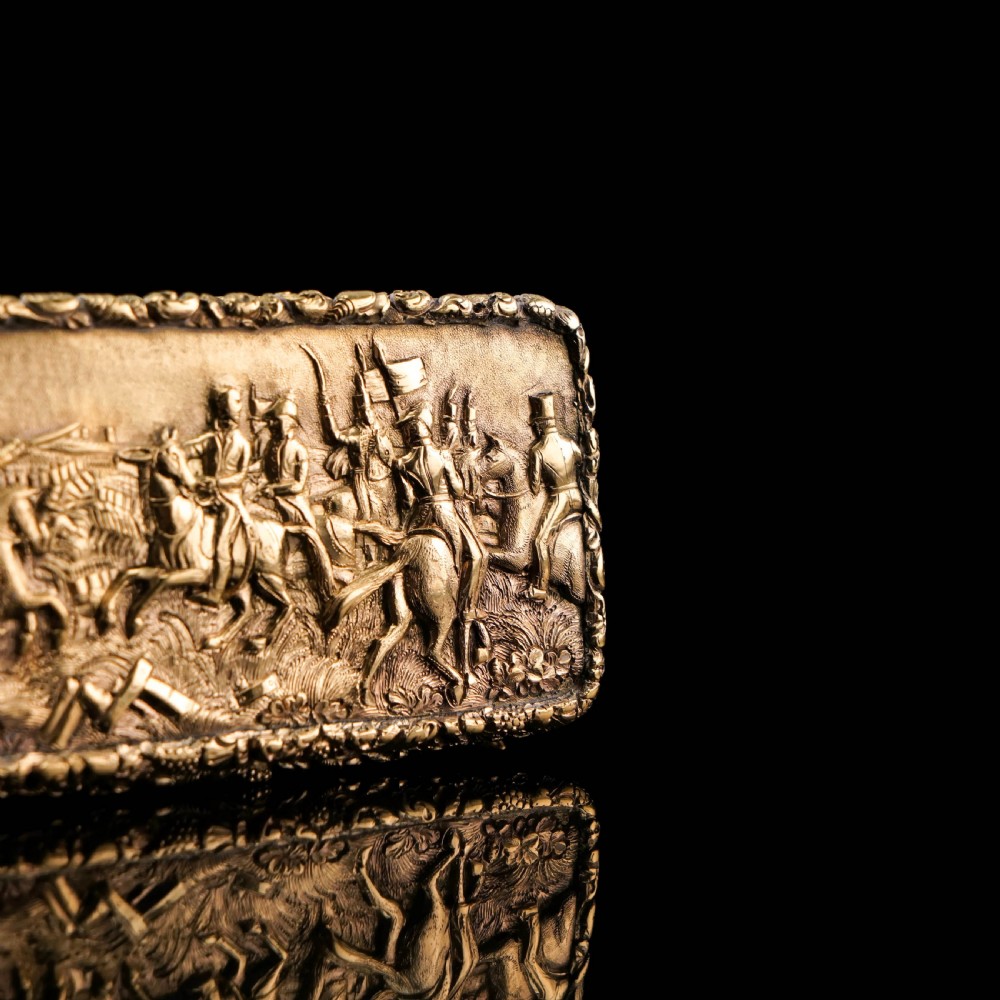 Antique Georgian Solid Silver Gilt Snuff Box Battle Scene Top - John Bettridge 1829 View VIII
