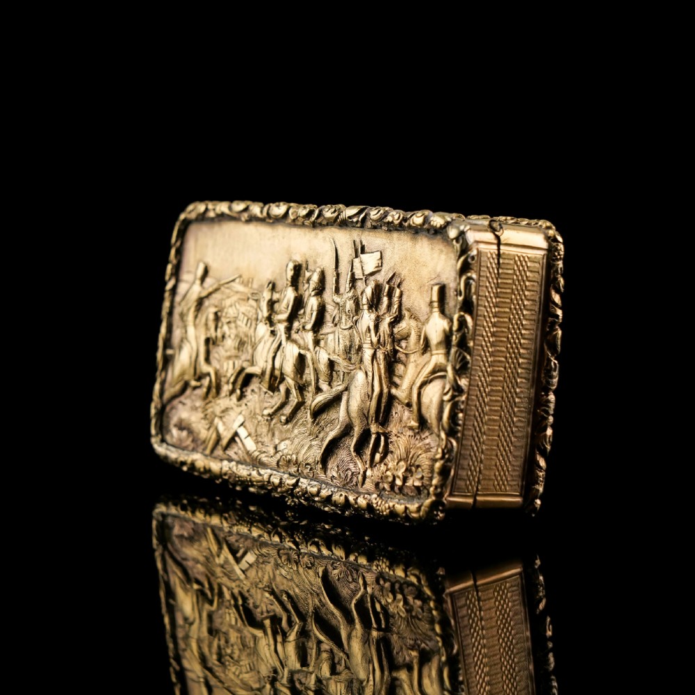 Antique Georgian Solid Silver Gilt Snuff Box Battle Scene Top - John Bettridge 1829 View IX