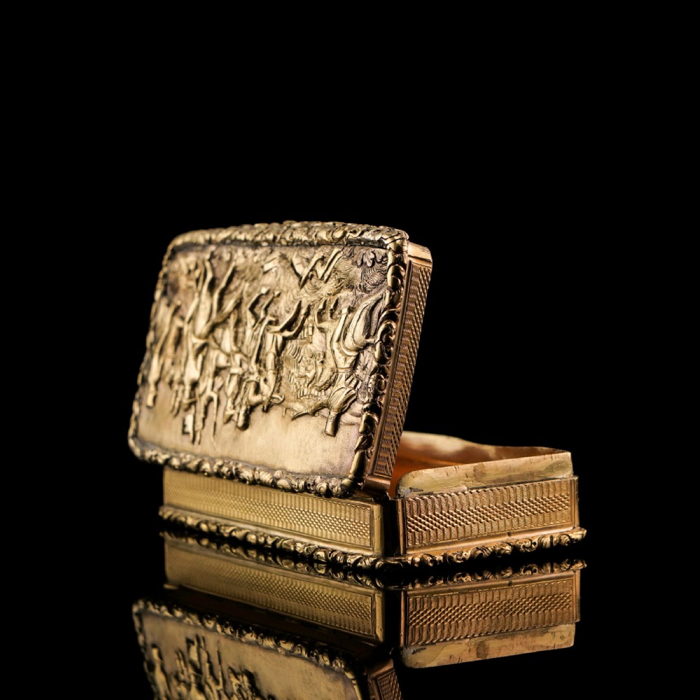 Antique Georgian Solid Silver Gilt Snuff Box Battle Scene Top - John Bettridge 1829 View X