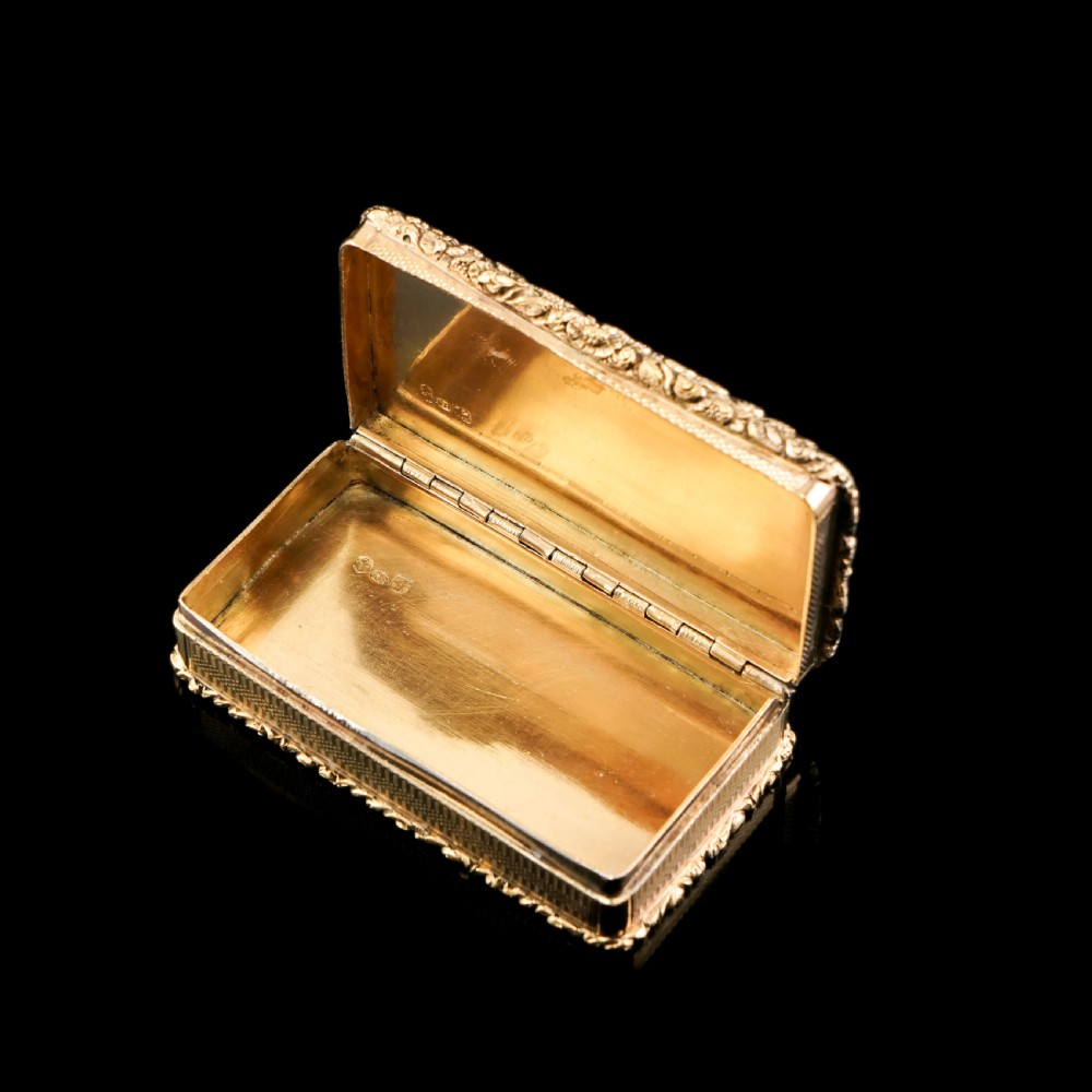Antique Georgian Solid Silver Gilt Snuff Box Battle Scene Top - John Bettridge 1829 View XIII