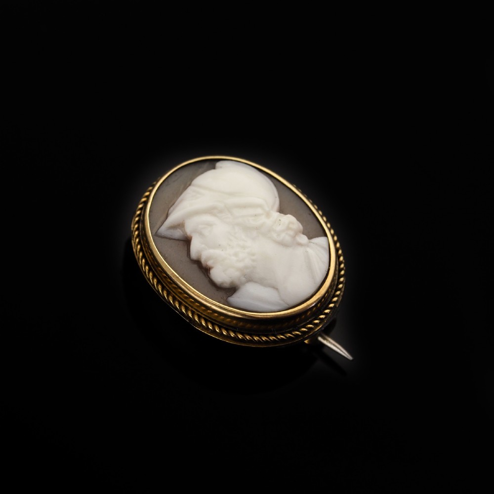 Antique Victorian 15ct Gold Carved Shell Cameo Brooch with 