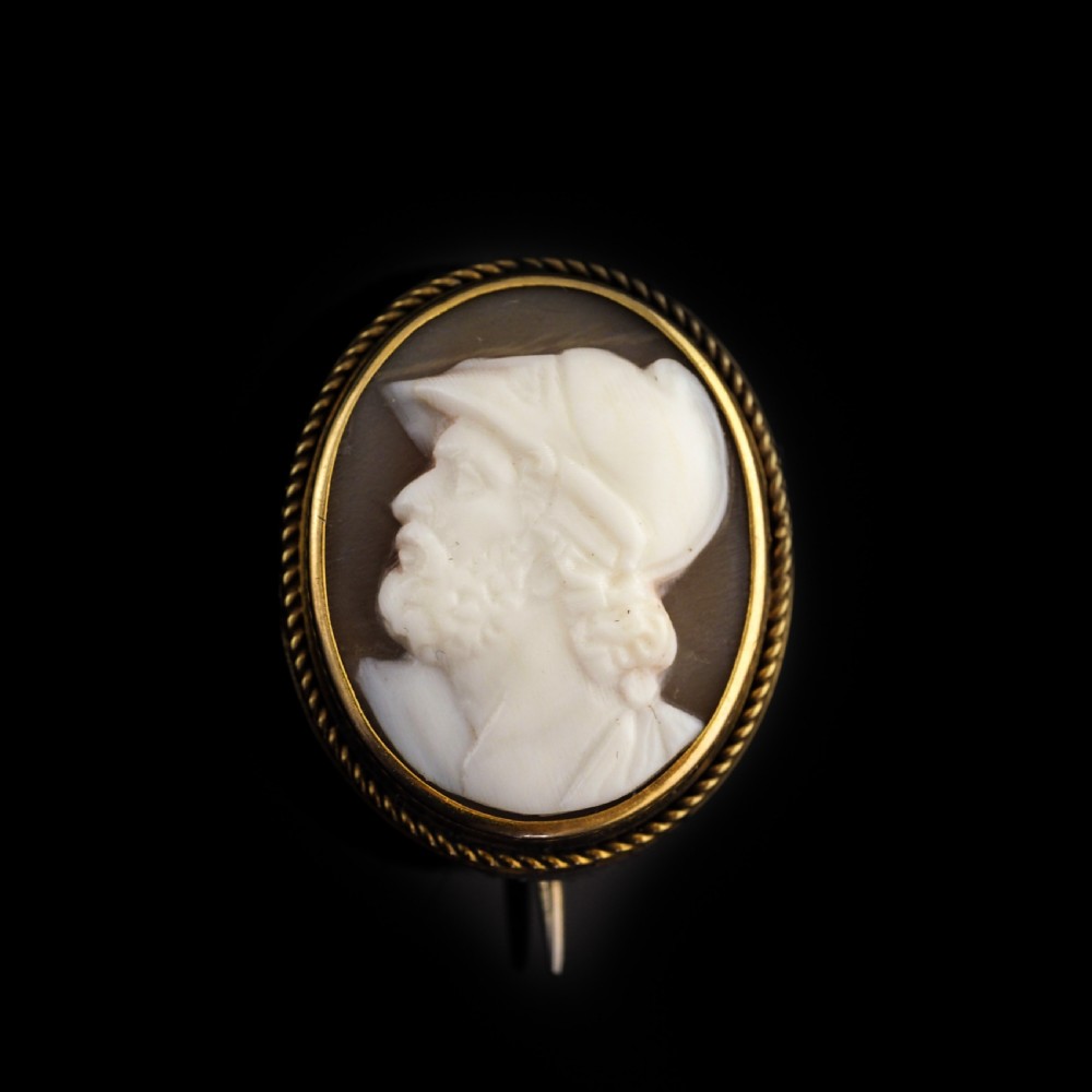 Antique Victorian 15ct Gold Carved Shell Cameo Brooch with 