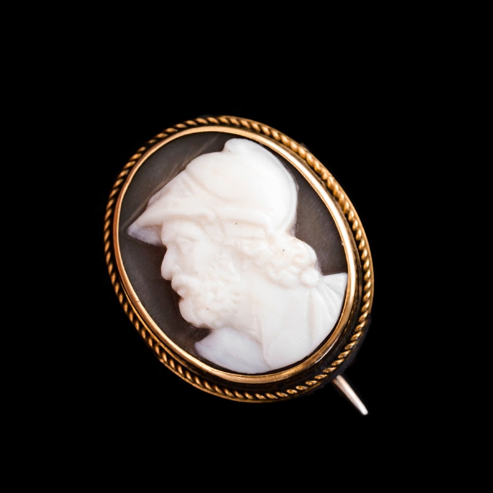 Antique Victorian 15ct Gold Carved Shell Cameo Brooch with 