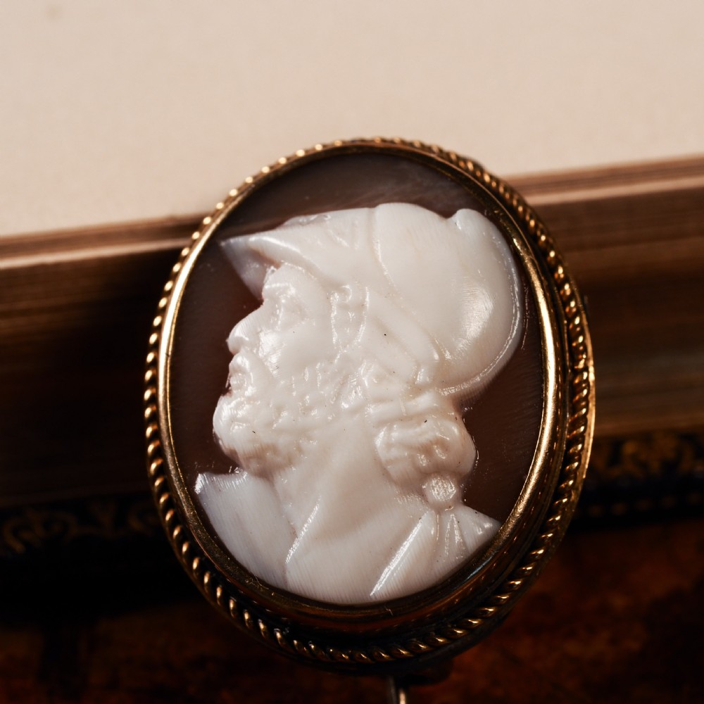 Antique Victorian 15ct Gold Carved Shell Cameo Brooch with 