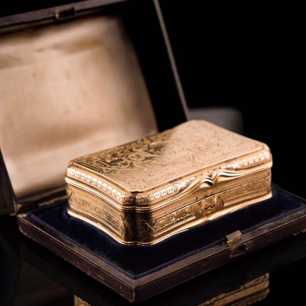 Antique Solid Silver Victorian Gilt Table Snuff Box with Original Fitted Box - Charles Rawlings & William Summers 1854 View V