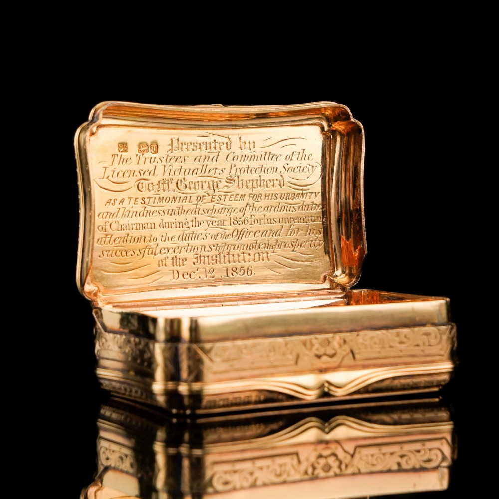 Antique Solid Silver Victorian Gilt Table Snuff Box with Original Fitted Box - Charles Rawlings & William Summers 1854 View XXIII