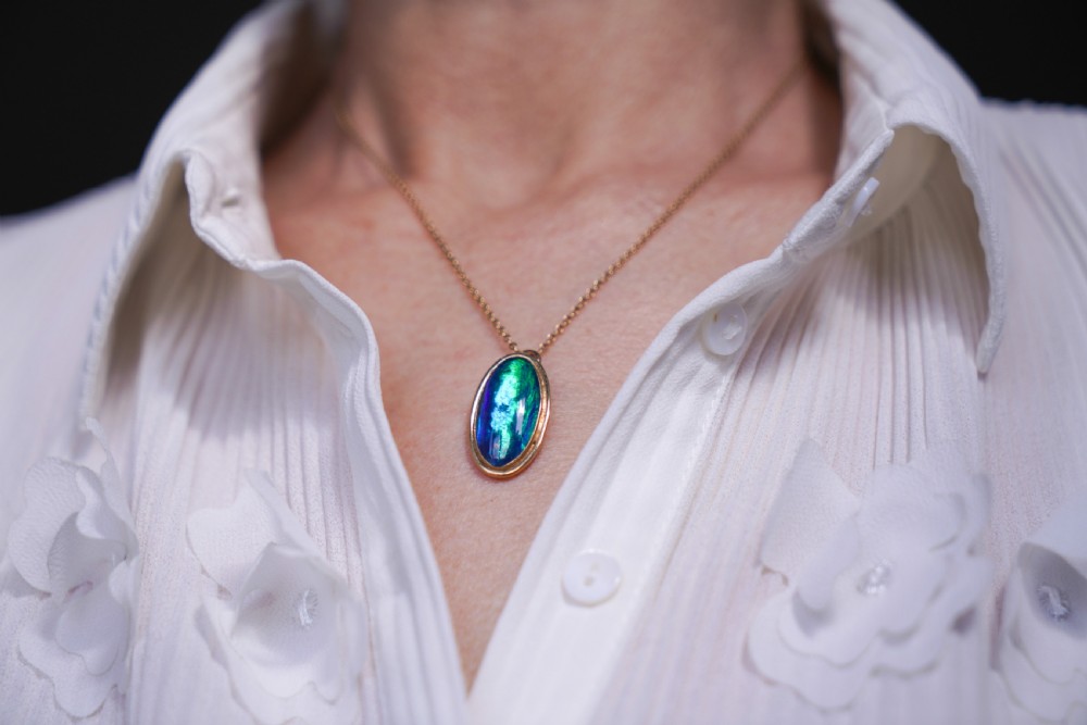 9ct Gold Blue/Green Ammolite Pendant & Chain Necklace View XI