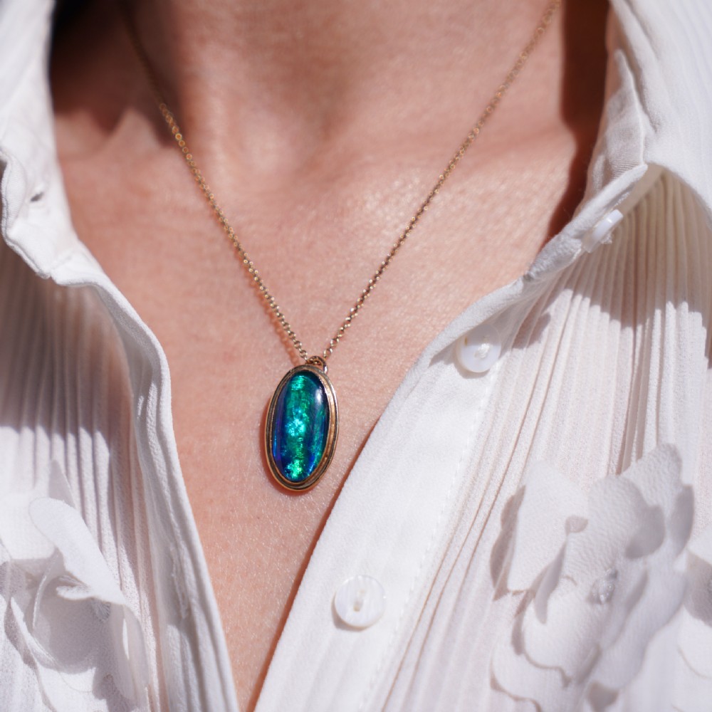 9ct Gold Blue/Green Ammolite Pendant & Chain Necklace View XVIII
