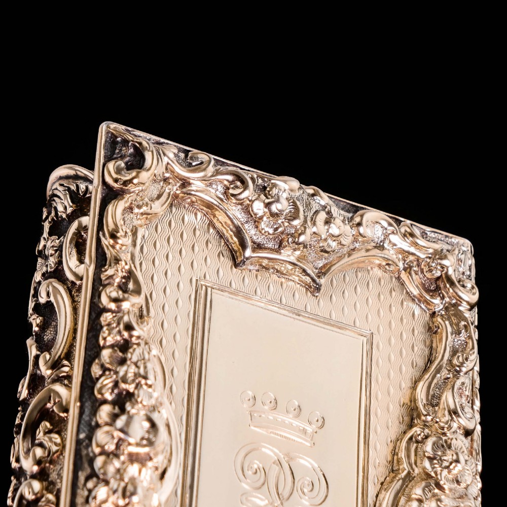 Antique Silver Gilt Table Snuff Box - Yapp & Woodward 1847 View XIX