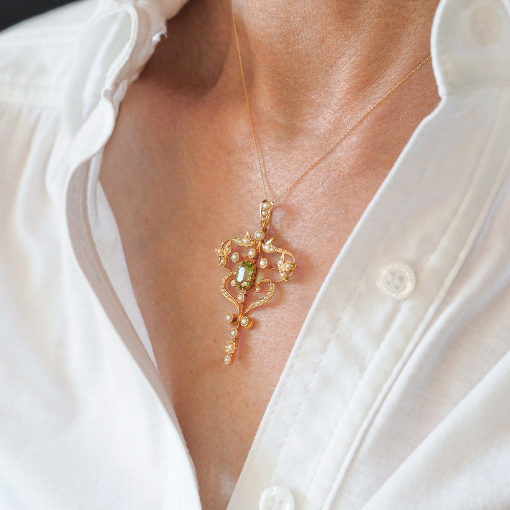 Antique Edwardian 15ct Gold Peridot & Pearl Necklace/Pendant - c.1910 View II