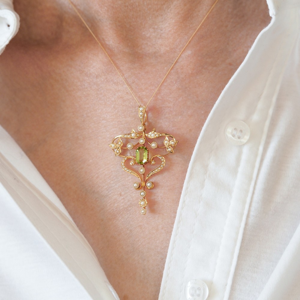 Antique Edwardian 15ct Gold Peridot & Pearl Necklace/Pendant - c.1910 View IV