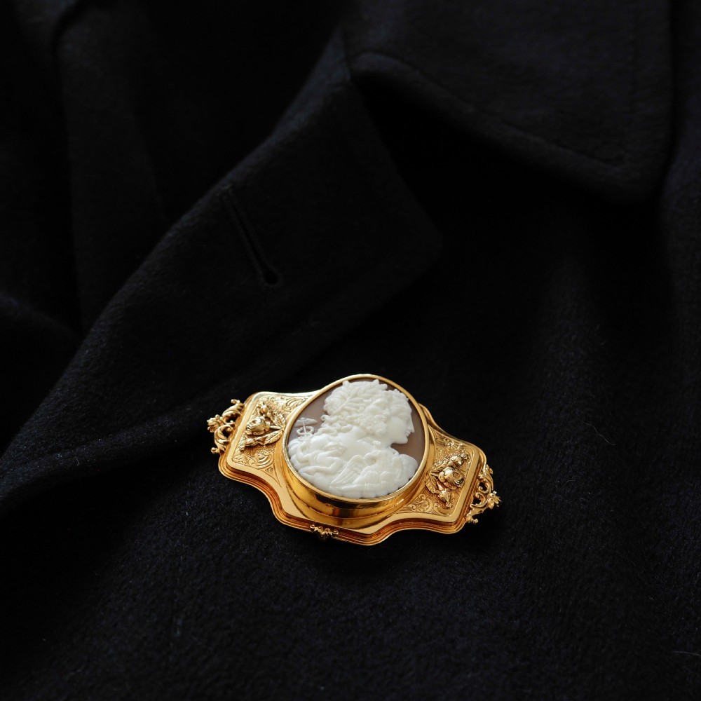 Large Antique 18ct Gold Cameo Brooch, Greek Mythological Figures - c.1860 View XIV