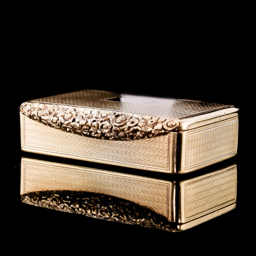 Antique Georgian Solid Silver Gilt Snuff Box with Floral Thumbpiece - Thomas Pemberton & Robert Mitchell 1818