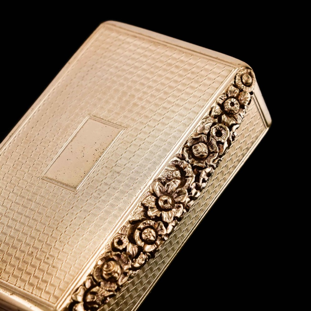 Antique Georgian Solid Silver Gilt Snuff Box with Floral Thumbpiece - Thomas Pemberton & Robert Mitchell 1818 View XVII