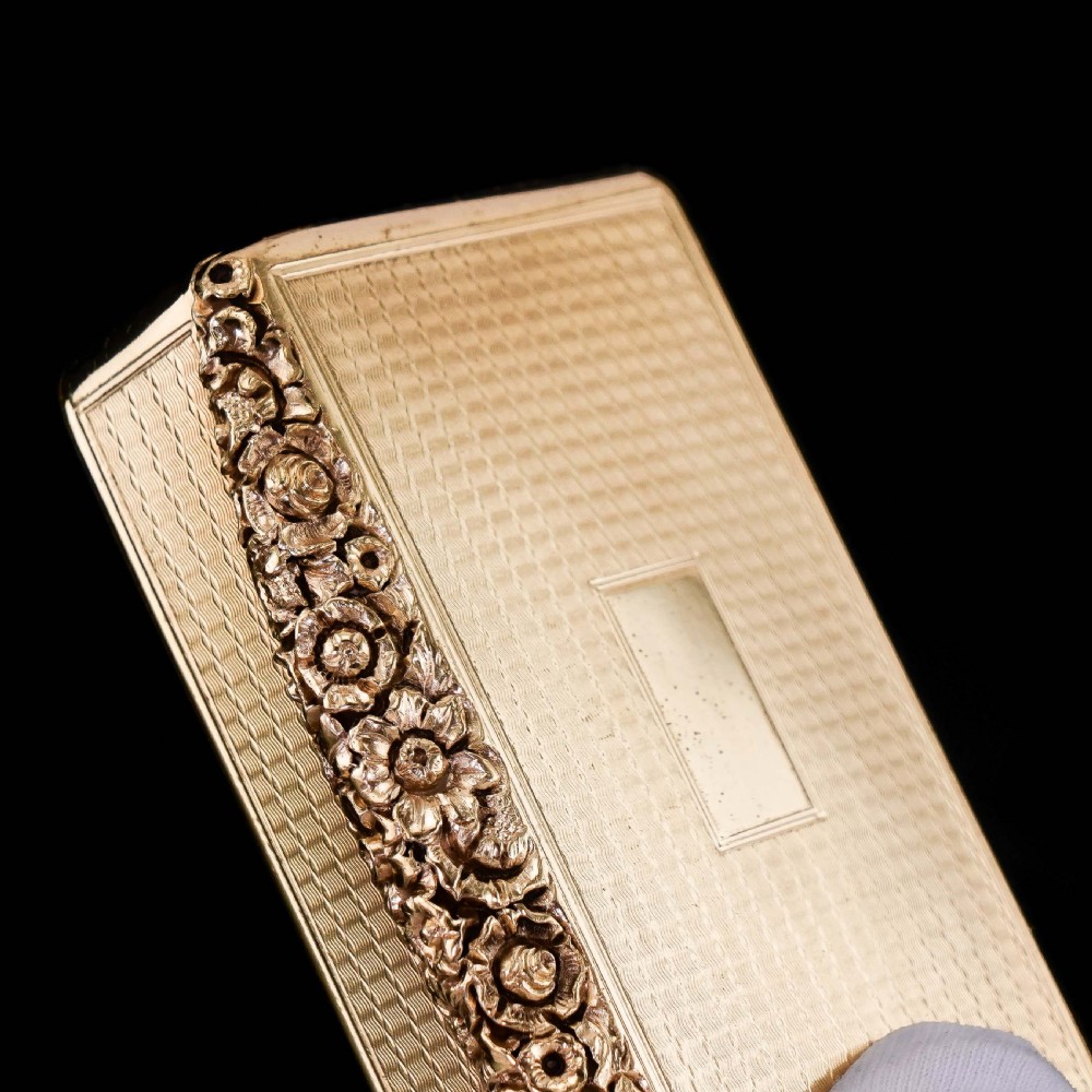 Antique Georgian Solid Silver Gilt Snuff Box with Floral Thumbpiece - Thomas Pemberton & Robert Mitchell 1818 View XVIII